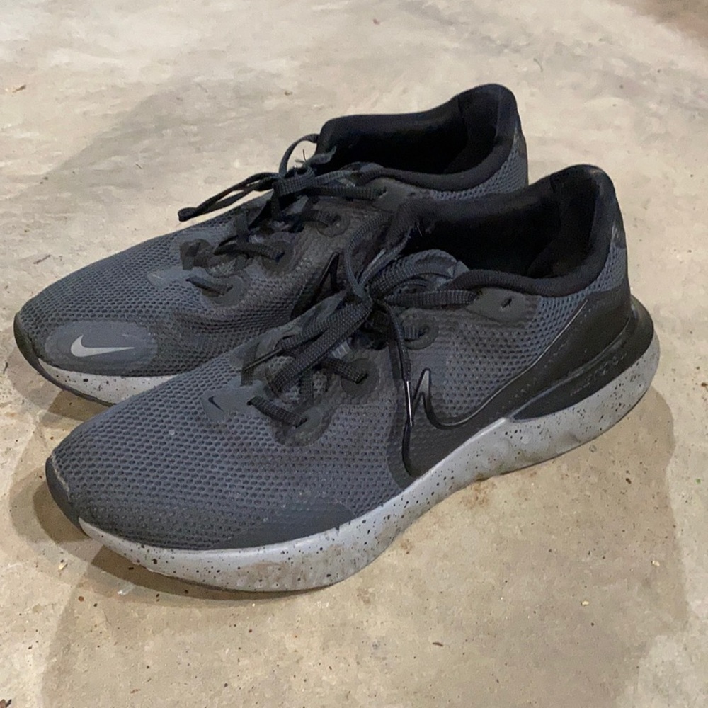 Nike renew run shoes